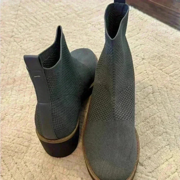 Bandolino Knit Dark Gray Wedge Ankle Booties 10 - Picture 7 of 10